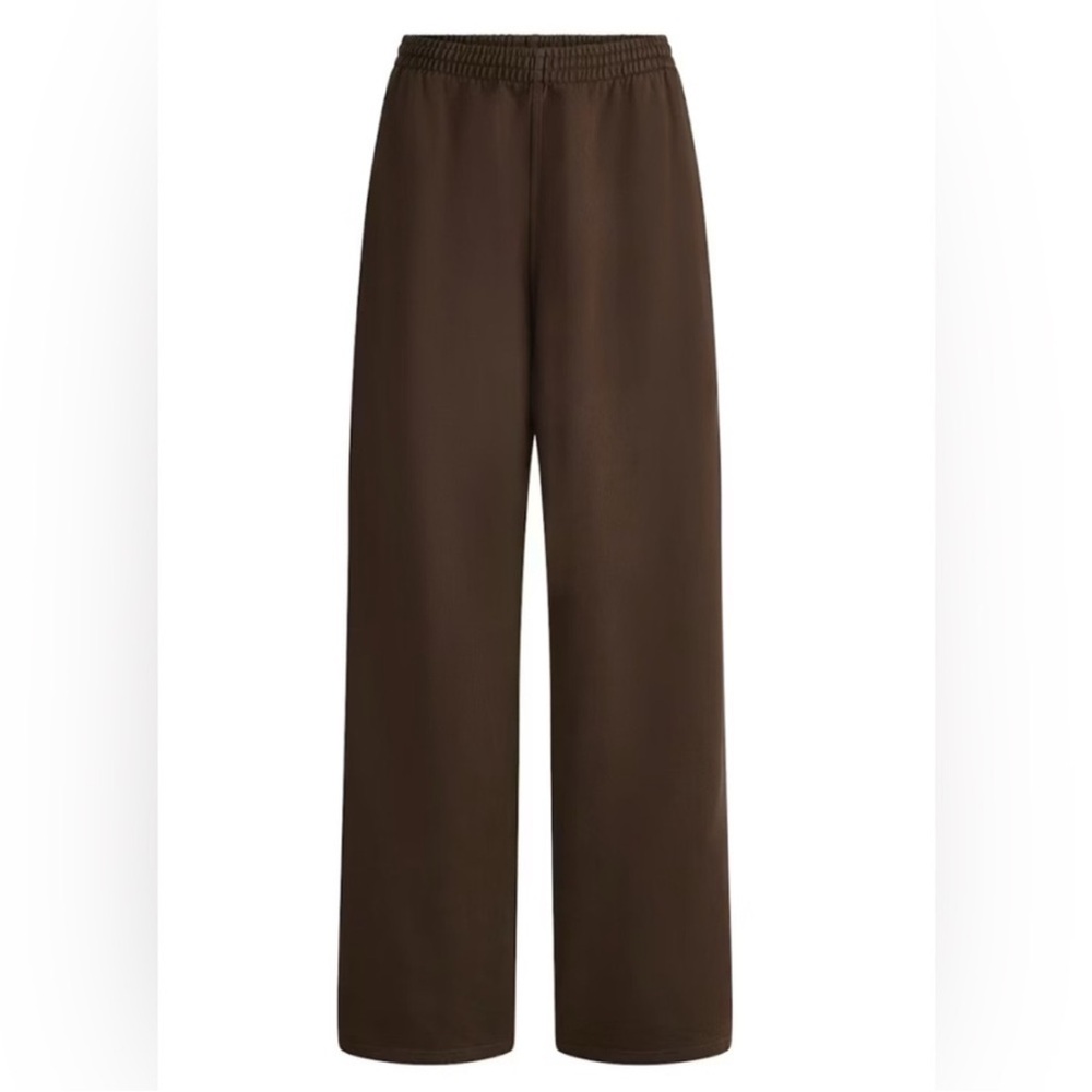 Skims NWT boyfriend pant in color espresso